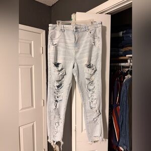Distressed Jegging Crop